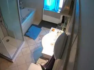 Camsoda Free Porn Cam of voyeurcam-julmodels-bath-2nd-2