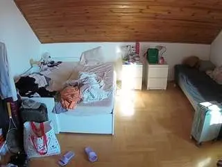 Camsoda Adult Webcam of voyeurcam-julmodels-greybed-3