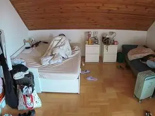 Camsoda Watch Live Sex Cams of voyeurcam-julmodels-greybed-3