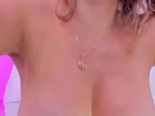 Camsoda Free Live Porn of leah-grey