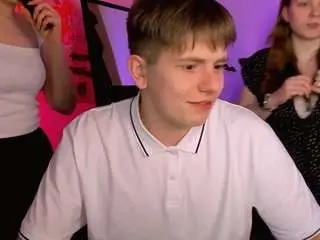 Camsoda Best Webcam of leslie-bird