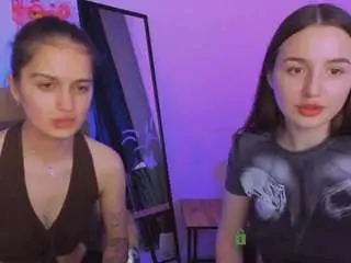 Camsoda Sex Chat of leslie-bird