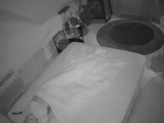 Camsoda Nude Webcam of voyeurcam-julmodels-whitebed-4