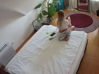 Camsoda Best Webcam of voyeurcam-julmodels-whitebed-4