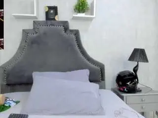 Camsoda Sex Chat of emiliaa-rosse