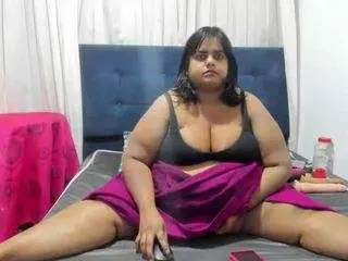 Camsoda Nude Webcam of susanaeshwar1