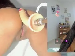 Camsoda Adult Webcams of emily-philip