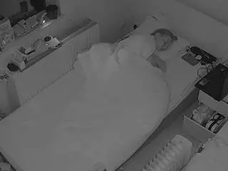 Camsoda Best Webcam of voyeurcam-julmodels-bed-7