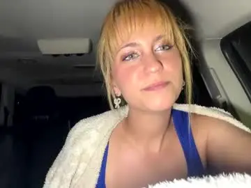 Chaturbate Live Sex Cam of mezzy69