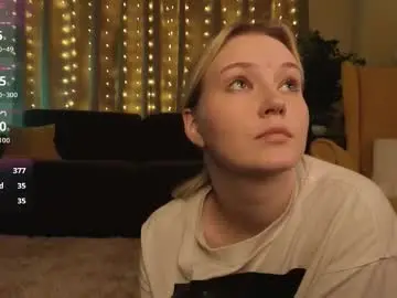 Chaturbate Live Sex Cam of lorettacarnley