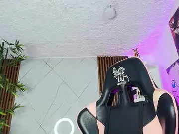 Chaturbate Nude Webcam of victoria_adams14