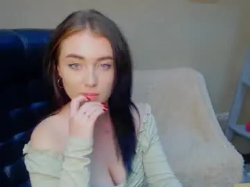 Chaturbate Live Sex Cam of cute_emeli_