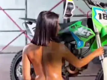 Chaturbate Free Live Porn of khloe_houston