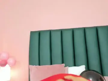 Chaturbate Live Sex Cam of martina_divine_