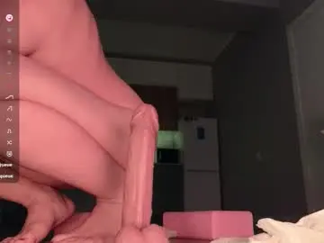 Chaturbate Free Live Porn of ella_lee15