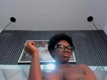 Chaturbate Best live sex cam show of huddah_cam