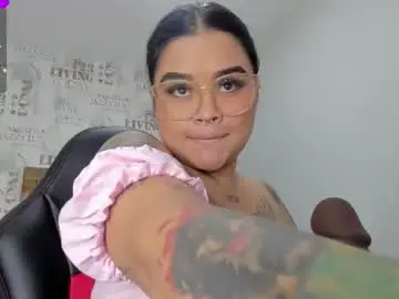 Chaturbate Live Sex Cam of cami_bukele3