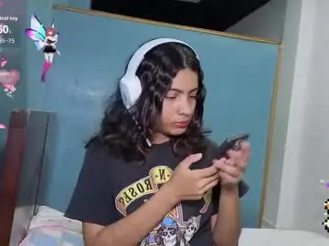 Chaturbate Live Porn of helia_n_amy