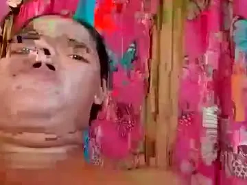 Chaturbate Nude Webcam of elena_babe33