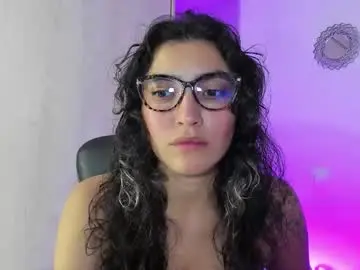 Chaturbate Nude Webcam of bella_thorne3