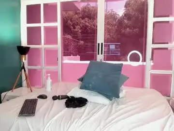 Chaturbate Best live sex cam show of melanieroux