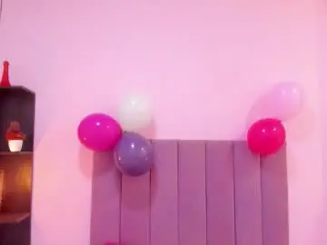 Chaturbate Live Sex Cam of hoollyhendrix