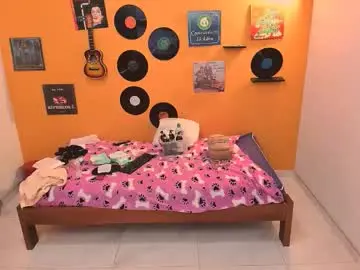 Chaturbate Watch Live Sex Cams of meisevil77