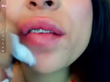 Chaturbate Free Porn Cam of mia_roux1