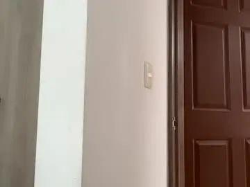 Chaturbate Free Porn Cam of emyii