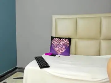 Chaturbate Watch Live Sex Cams of yanela_jonesss