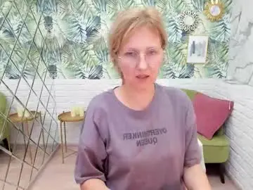 Chaturbate Live Sex Cam of paris_cherry