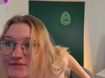 Chaturbate Adult Webcam of emilyhewell