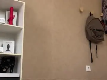 Chaturbate Sex Cam of lucie_hot