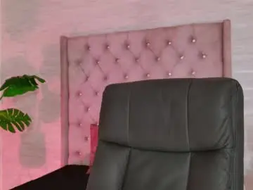 Chaturbate Live Sex Cam of abrill_cute