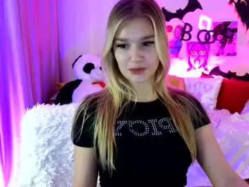 Chaturbate Adult Video Chat of battymelody