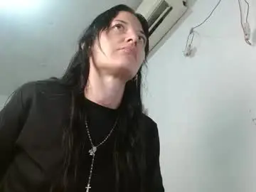 Chaturbate Nude Webcam of emily_hot24