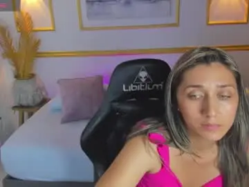 Chaturbate Best live sex cam show of karlyy_