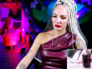 Chaturbate Nude Webcam of monicamaxwel