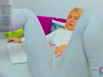 Chaturbate Live Sex of miakittyy