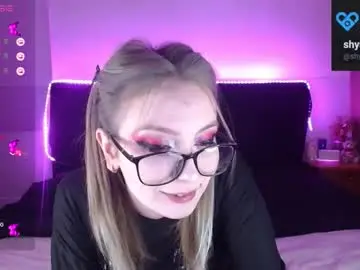 Chaturbate Free Porn Cam of shysweetrish