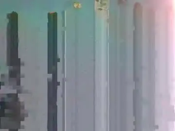 Chaturbate Live Sex Cam of honey_bug2