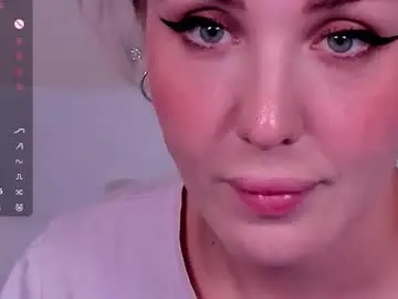 Chaturbate Adult Webcams of lushcherry