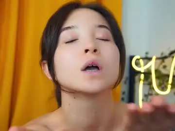 Chaturbate Live Sex Cam of coventinaashfield