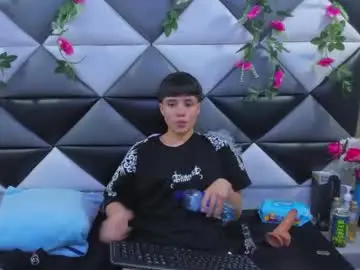 Chaturbate Best live sex cam show of bruno_cruz