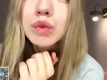 Chaturbate Watch Live Sex Cams of chloe_show