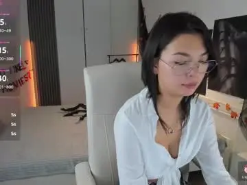 Chaturbate Live Sex Cam of alisasian