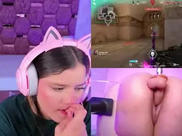 Chaturbate Live Sex Cam of trianna__