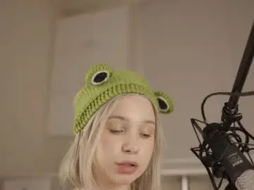 Chaturbate Live Porn of jennyplaudis_