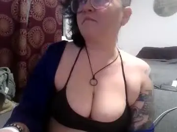 Chaturbate Live Sex Cam of valarieak