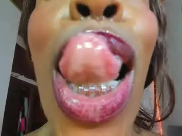 Chaturbate Live Sex Cam of taylorslims